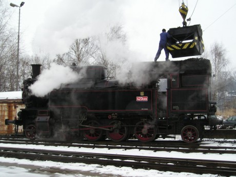 Zbrojení v depu Letohrad 423.009 2007 .jpg